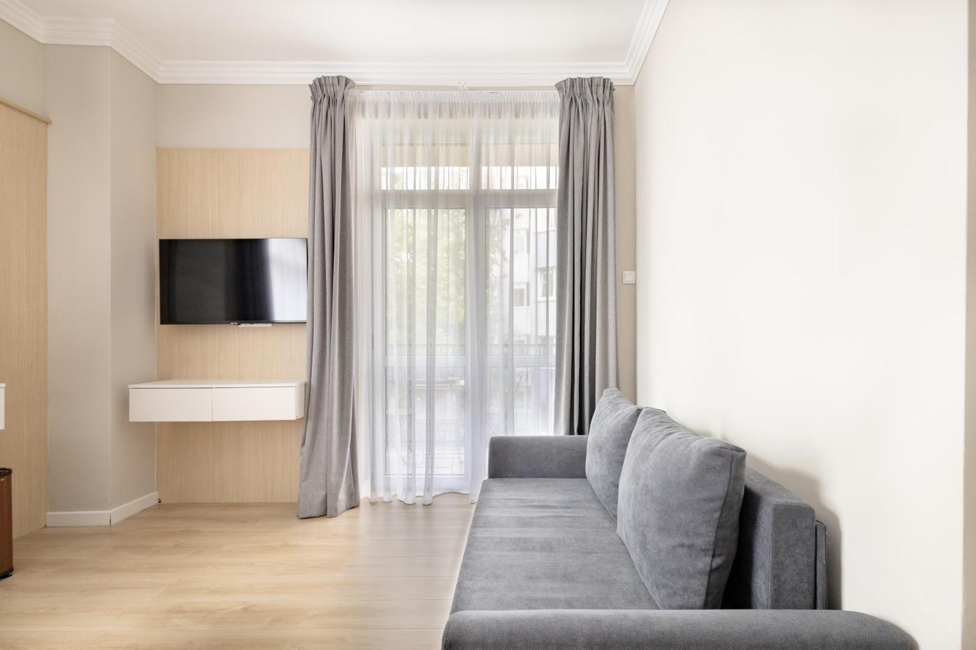 Piccolo Mondo By Citybookings Bukares Bagian luar foto