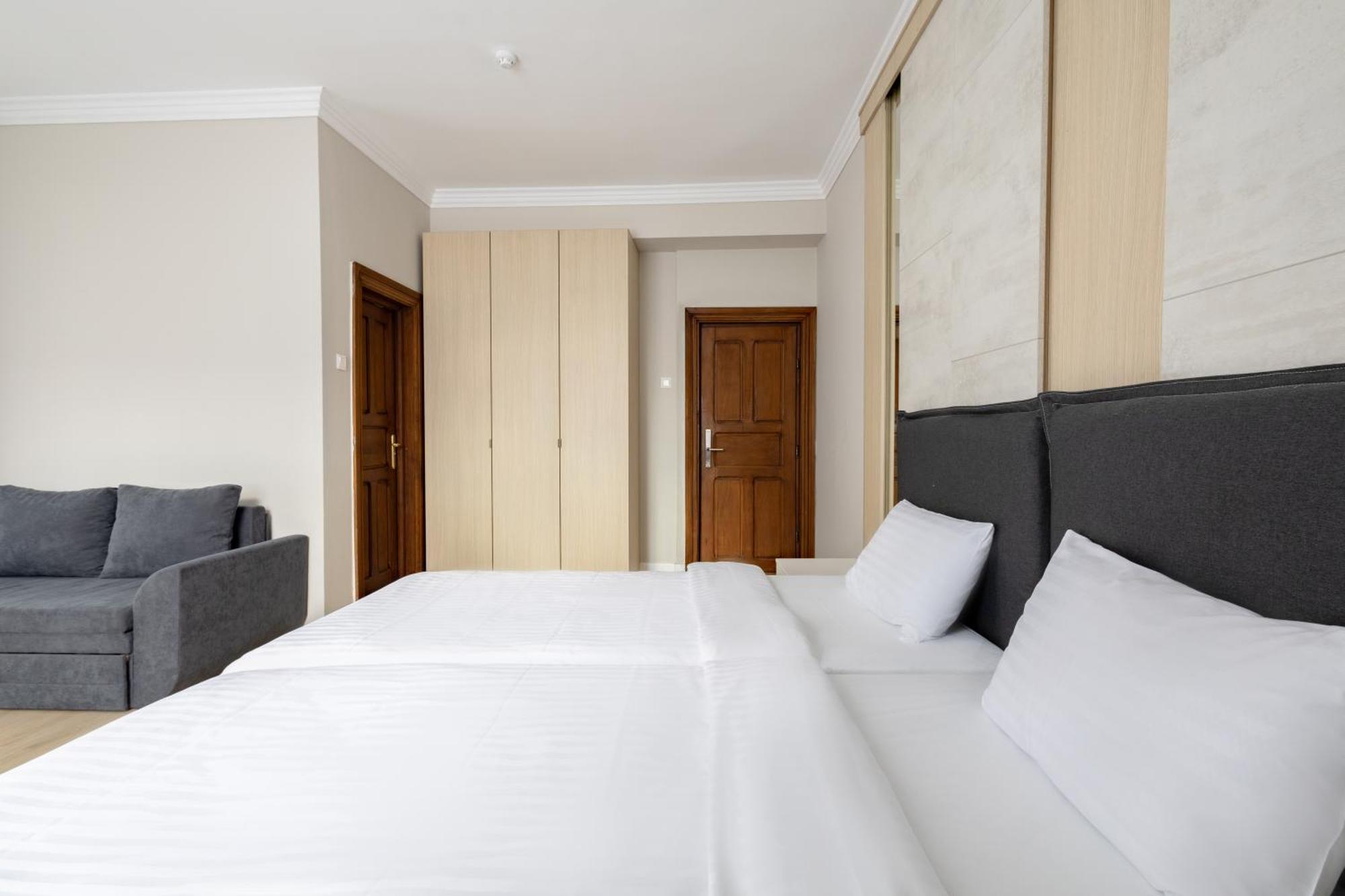 Piccolo Mondo By Citybookings Bukares Bagian luar foto