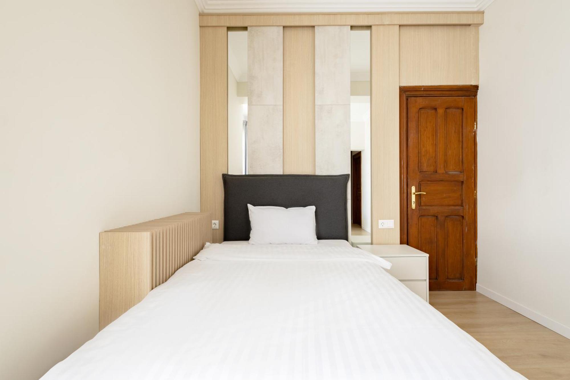 Piccolo Mondo By Citybookings Bukares Bagian luar foto