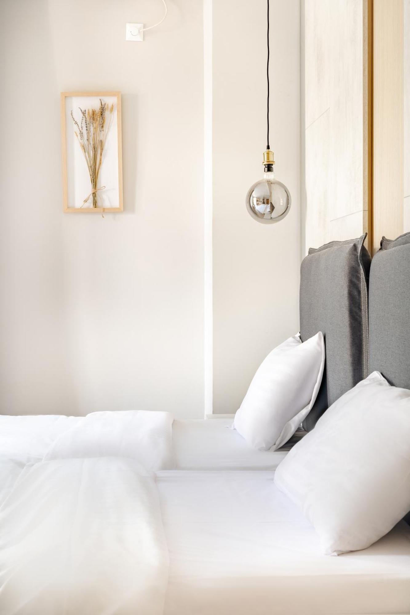 Piccolo Mondo By Citybookings Bukares Bagian luar foto