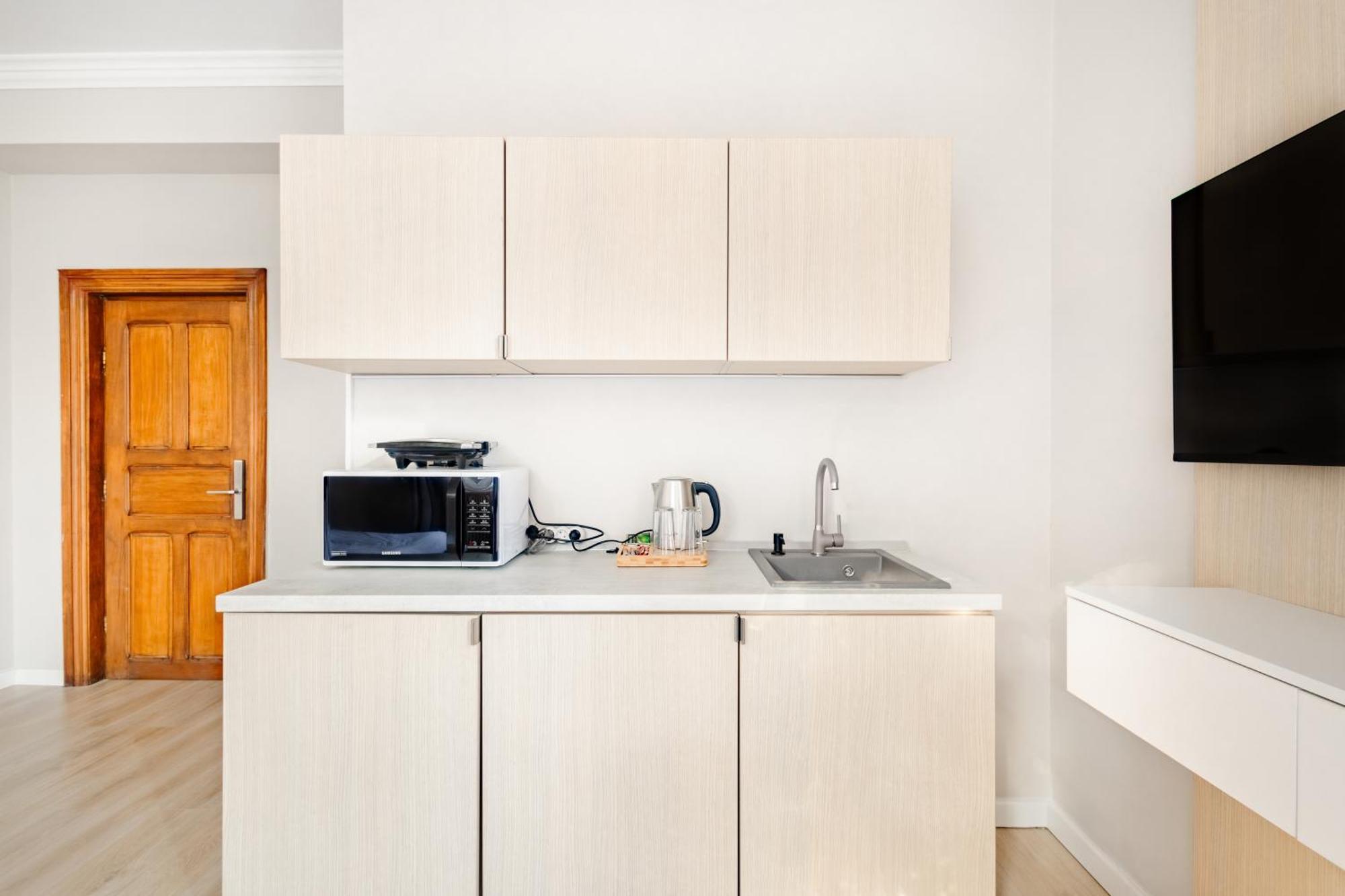 Piccolo Mondo By Citybookings Bukares Bagian luar foto