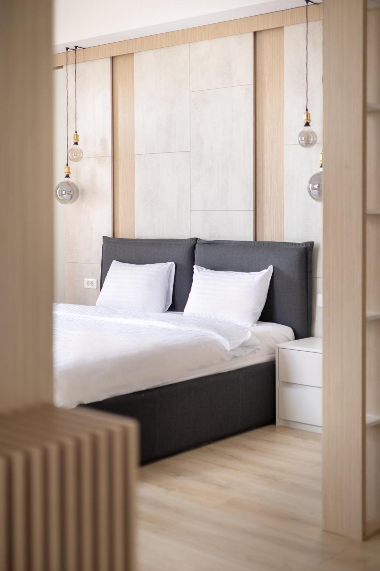 Piccolo Mondo By Citybookings Bukares Bagian luar foto