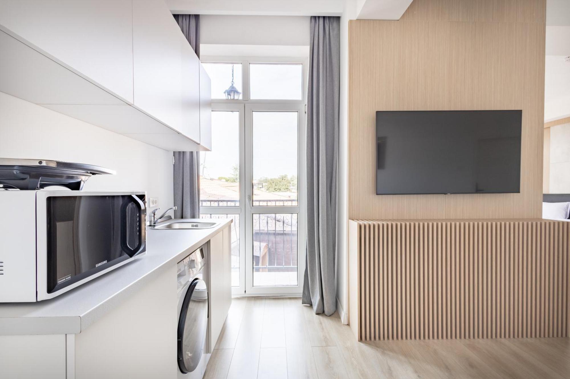 Piccolo Mondo By Citybookings Bukares Bagian luar foto
