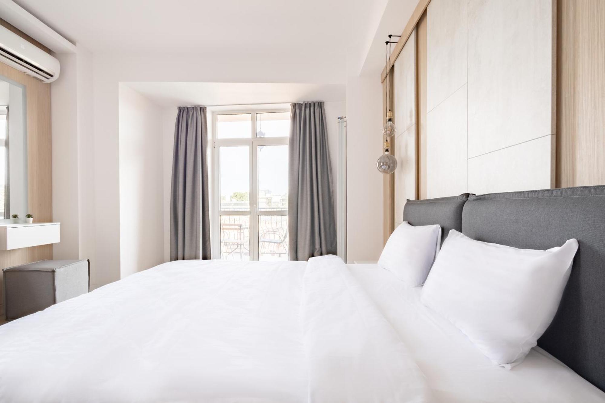 Piccolo Mondo By Citybookings Bukares Bagian luar foto
