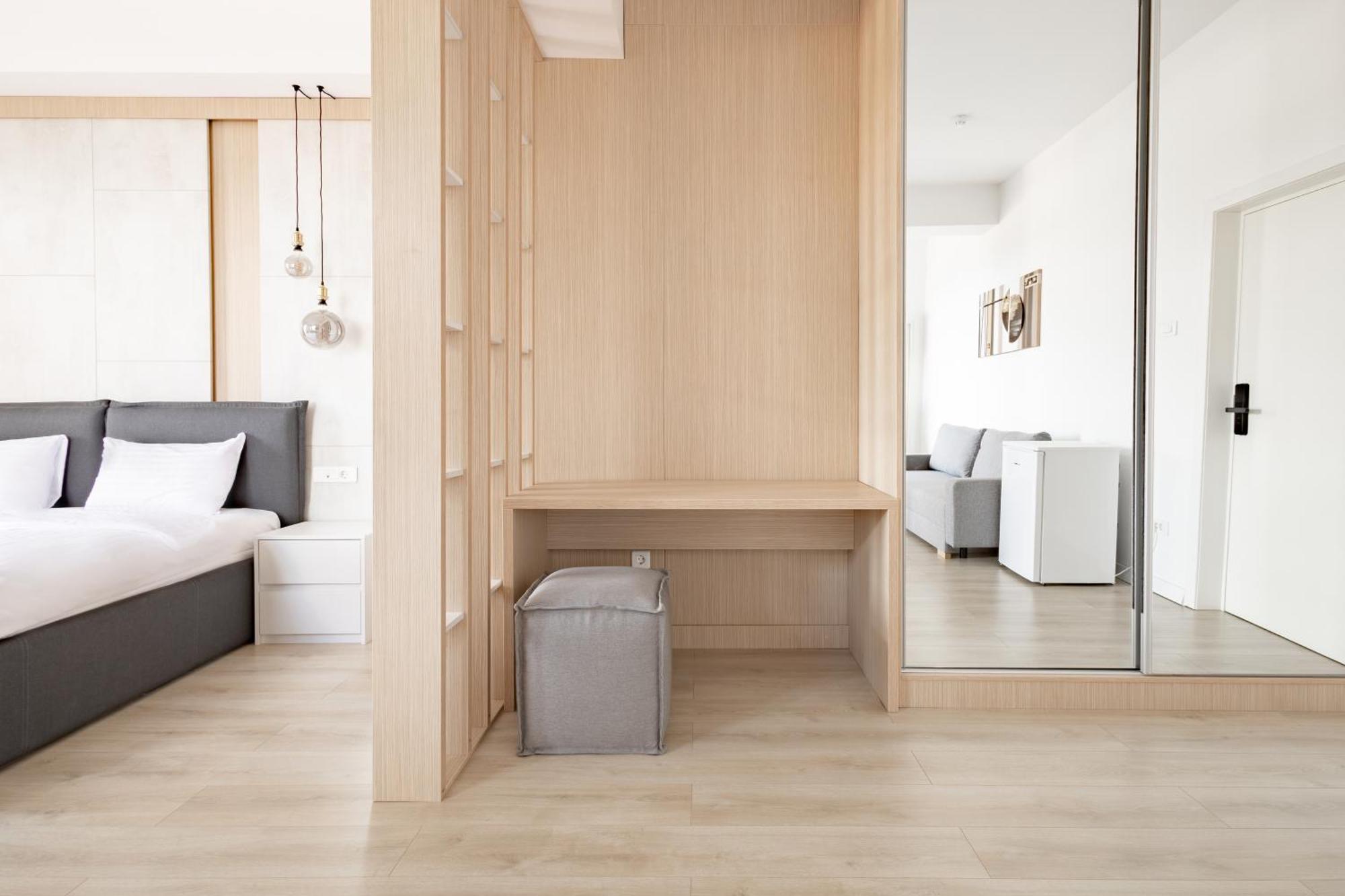 Piccolo Mondo By Citybookings Bukares Bagian luar foto