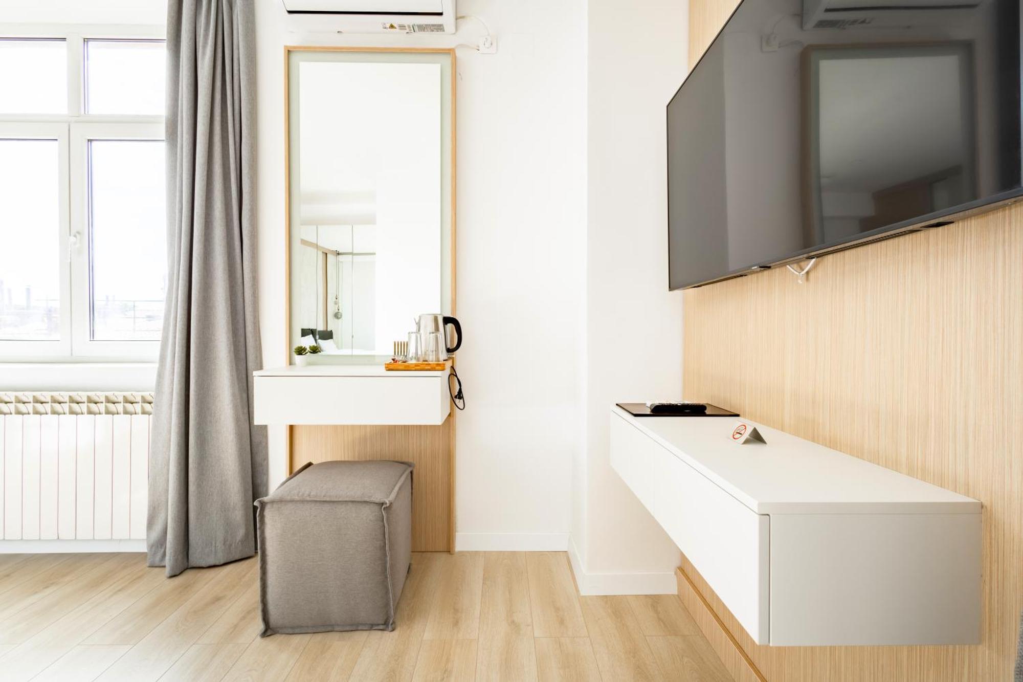 Piccolo Mondo By Citybookings Bukares Bagian luar foto