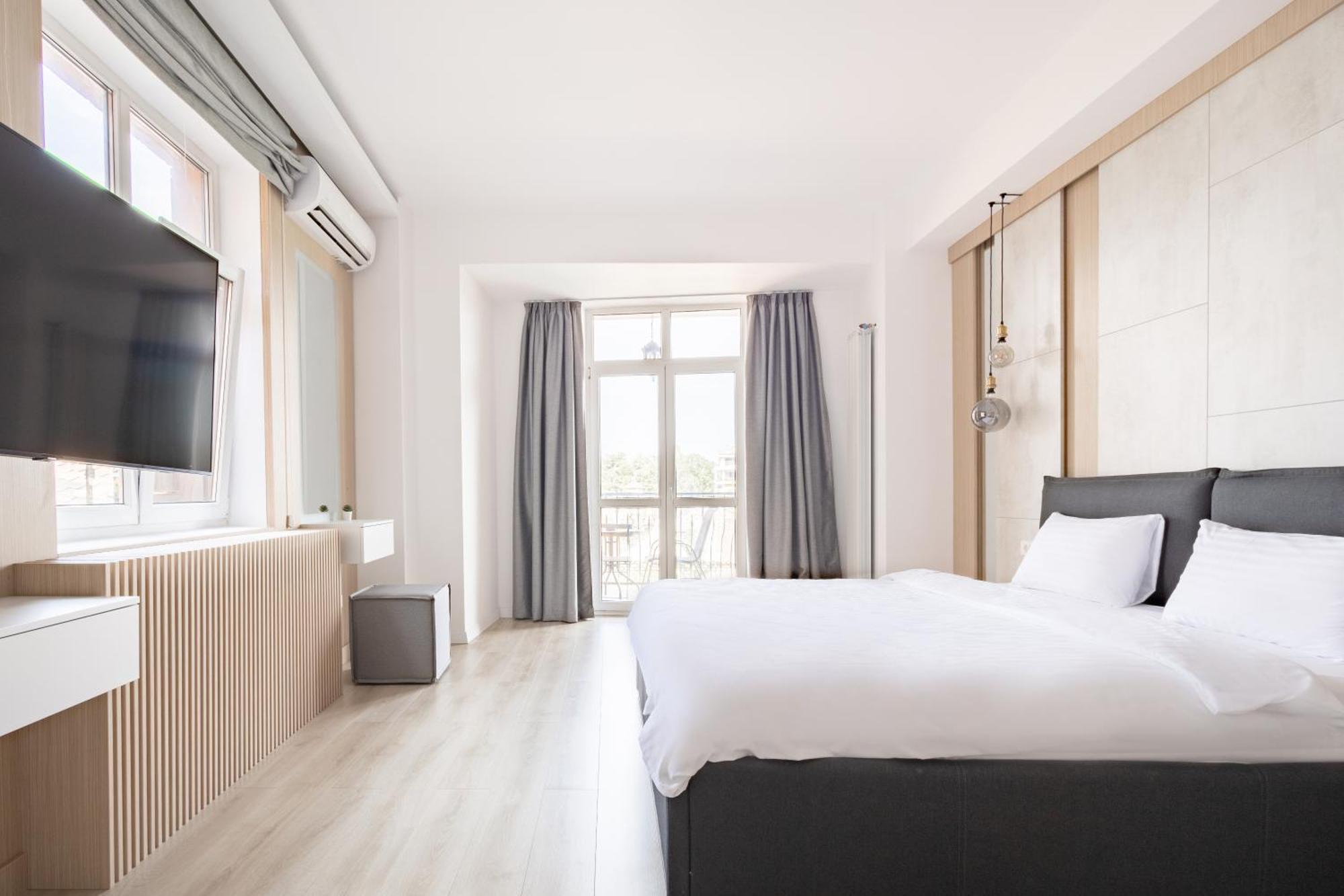 Piccolo Mondo By Citybookings Bukares Bagian luar foto